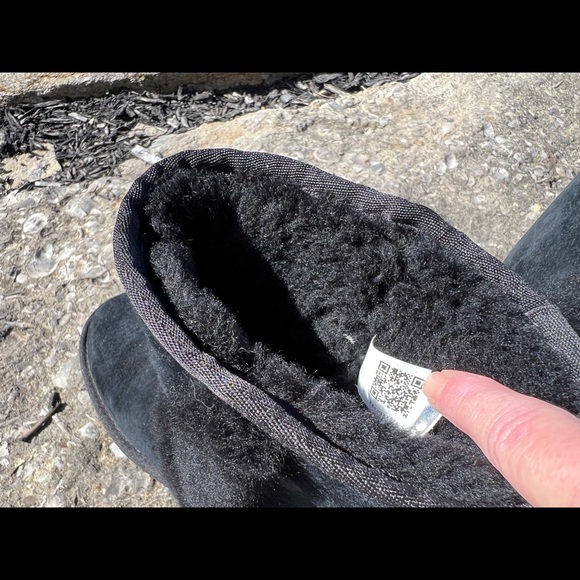 Ugg Carter Boots - Picture 10 of 10